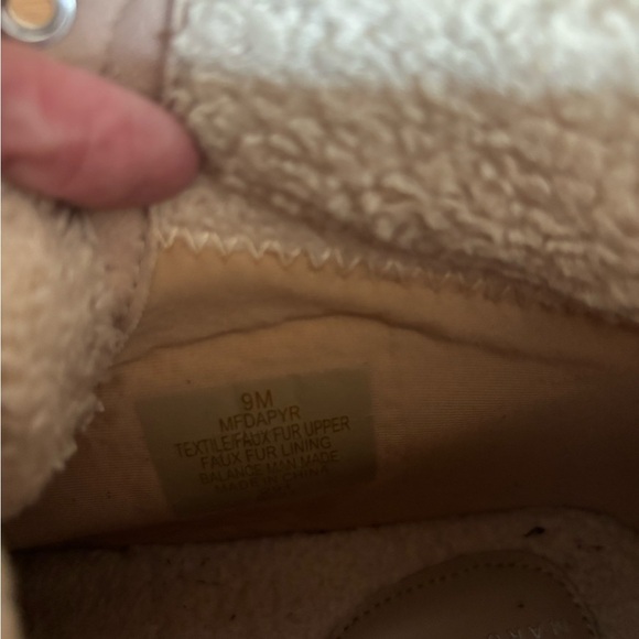 MARC FISHER WOMENS DAPYR HIGH TOP FAUX SUEDE SHEARLING SNEAKER BOOTIE SZ 9 - Picture 10 of 10